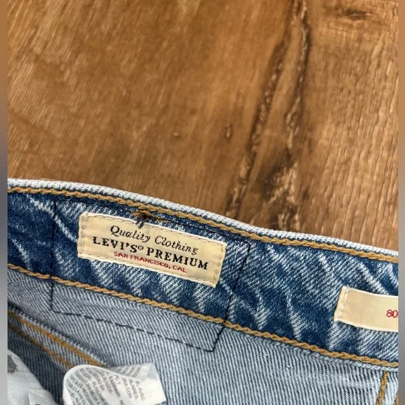 Levi’s 80s mom Jean - Picture 6 of 6